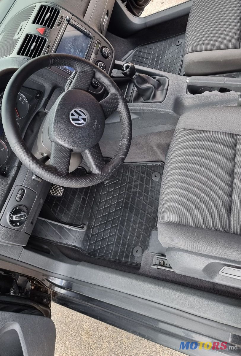 2004' Volkswagen Golf photo #6