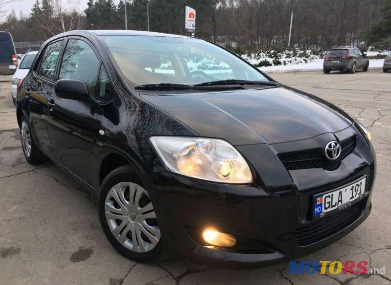 2008' Toyota Auris photo #1
