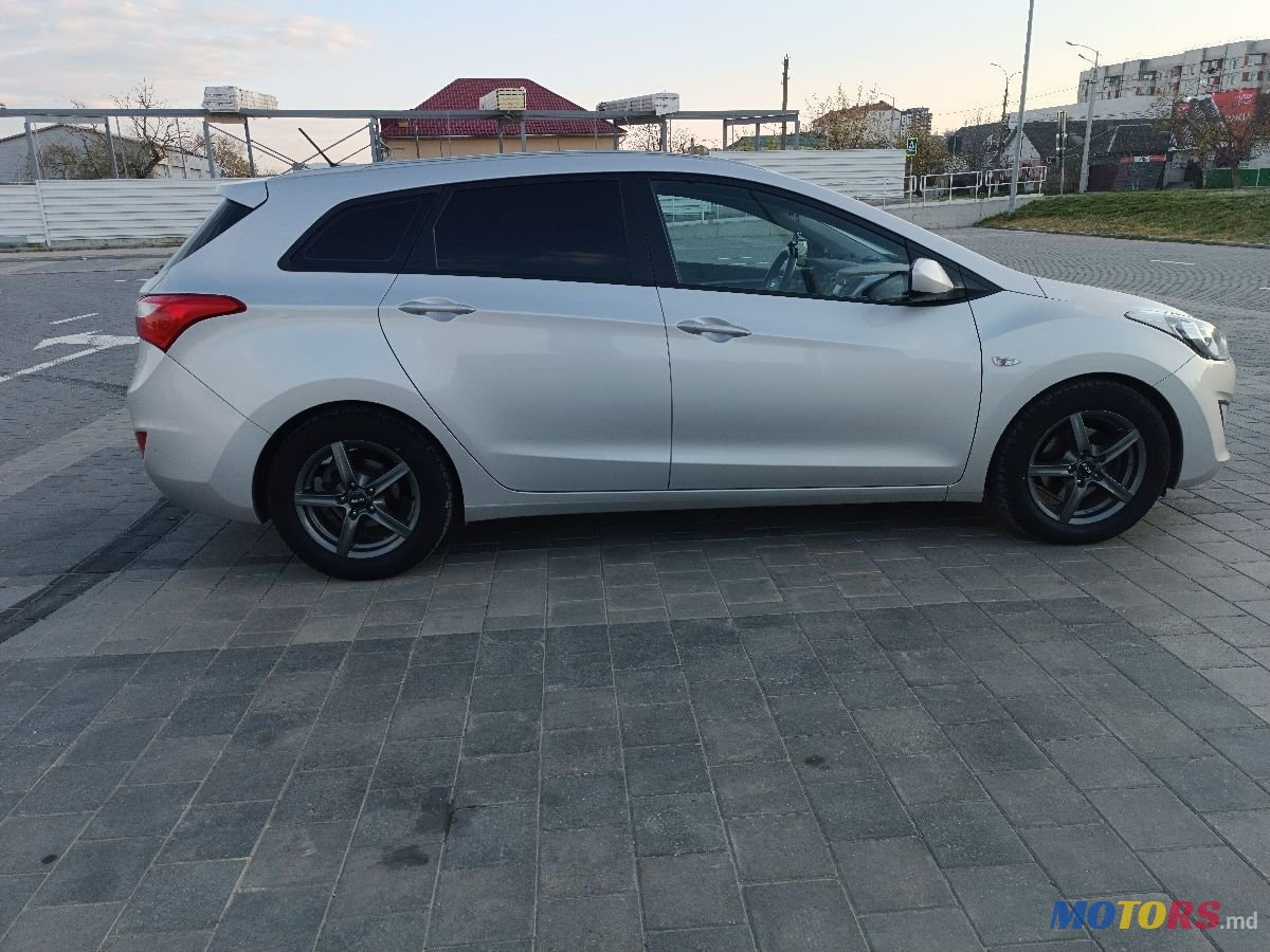 2017' Hyundai i30 photo #5