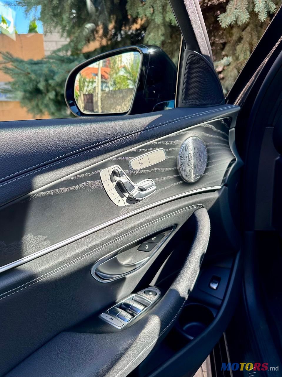 2021' Mercedes-Benz E-Class photo #3