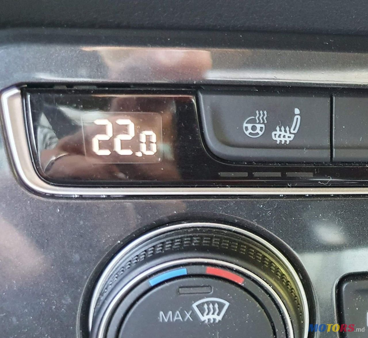 2019' Volkswagen Tiguan photo #6