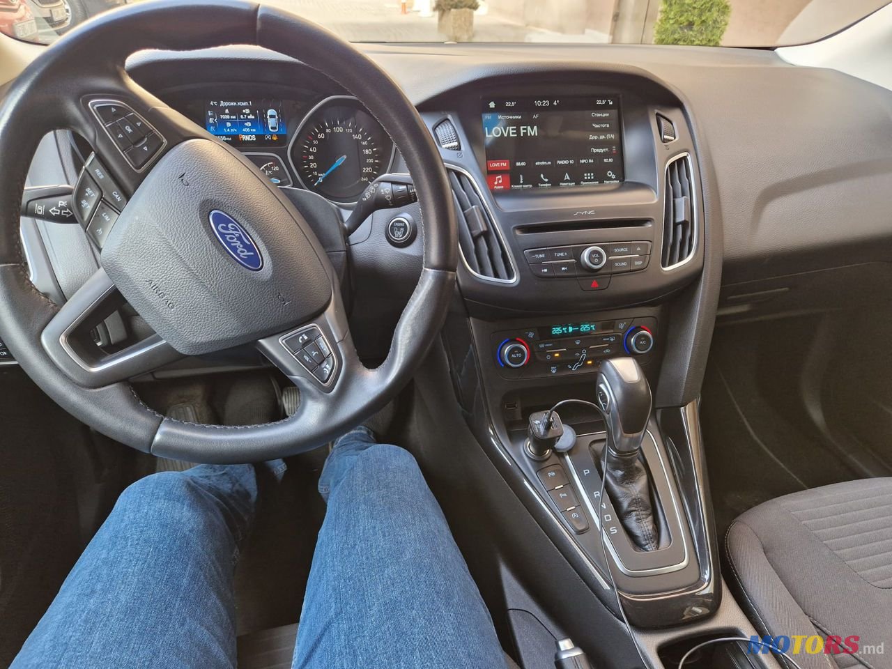 2017' Ford Focus photo #2