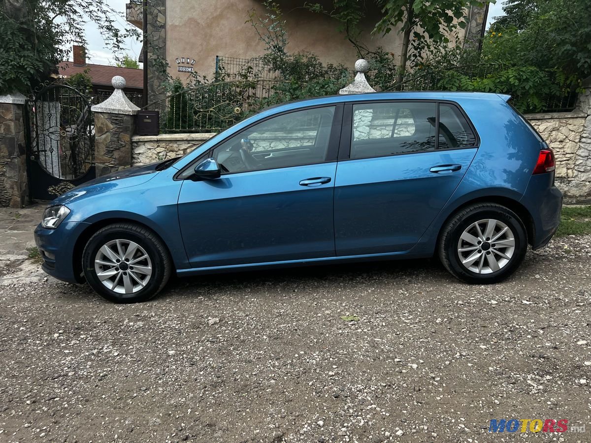 2015' Volkswagen Golf photo #2