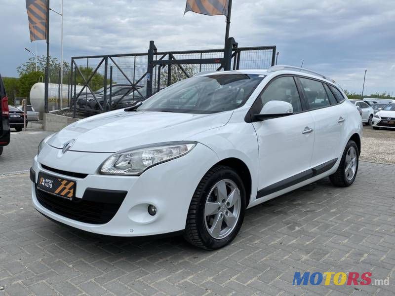 2011' Renault Megane photo #1