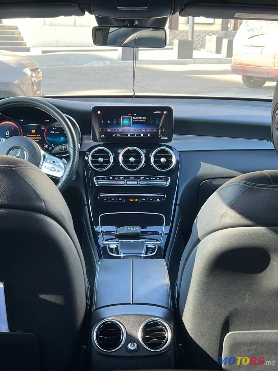 2019' Mercedes-Benz GLC photo #1