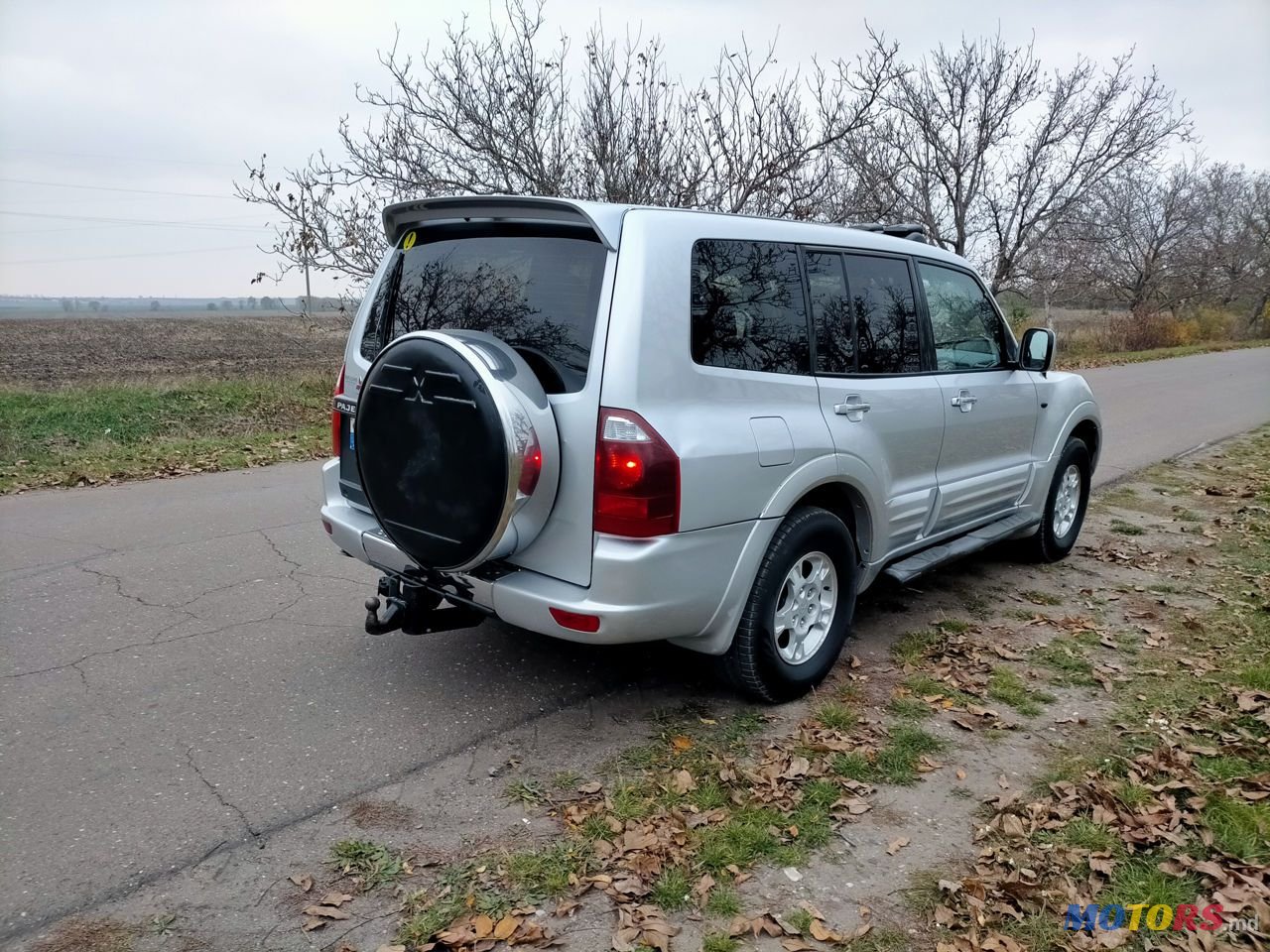 2001' Mitsubishi Pajero photo #4