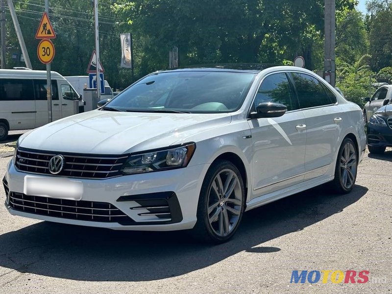 2016' Volkswagen Passat photo #1