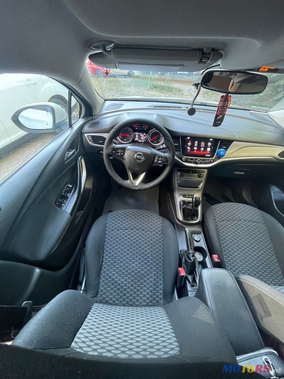 2017' Opel Astra photo #3