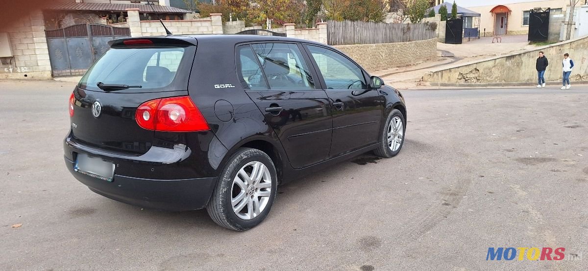 2006' Volkswagen Golf photo #3