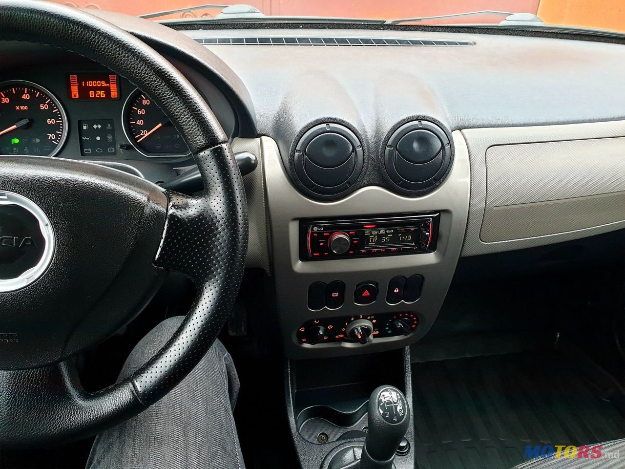 2012' Dacia Logan photo #6