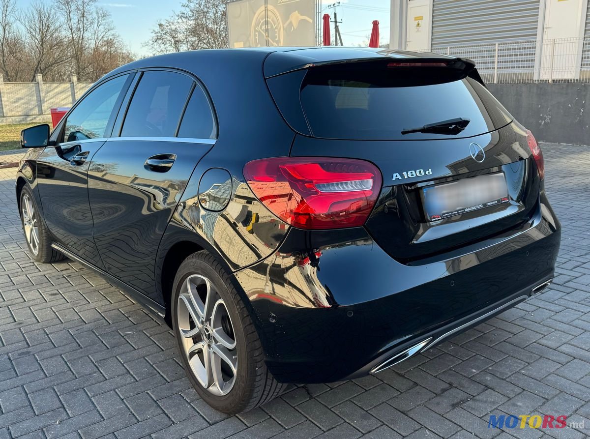 2017' Mercedes-Benz A Класс photo #3
