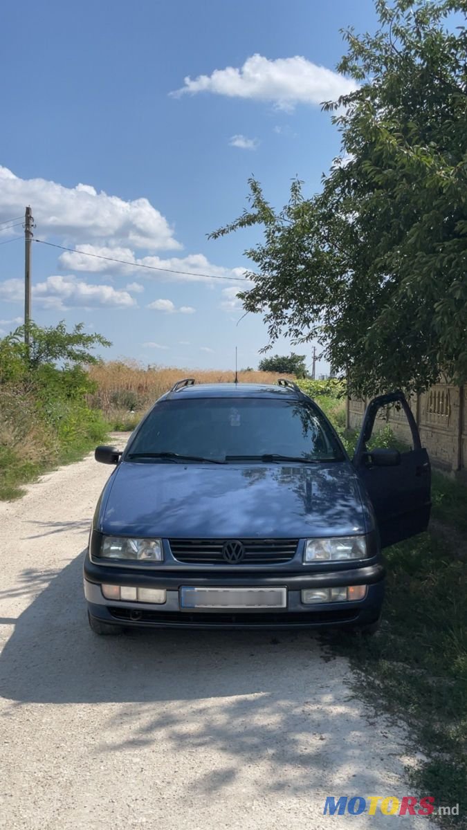 1994' Volkswagen Passat photo #4