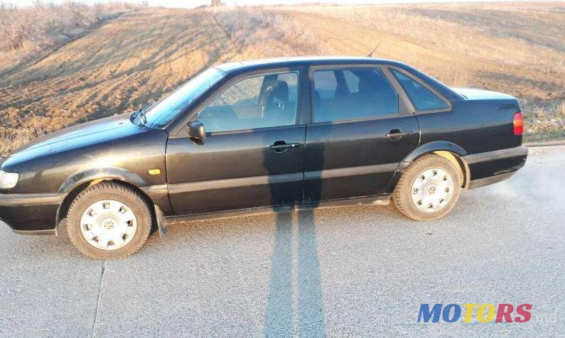 1995' Volkswagen Passat photo #2