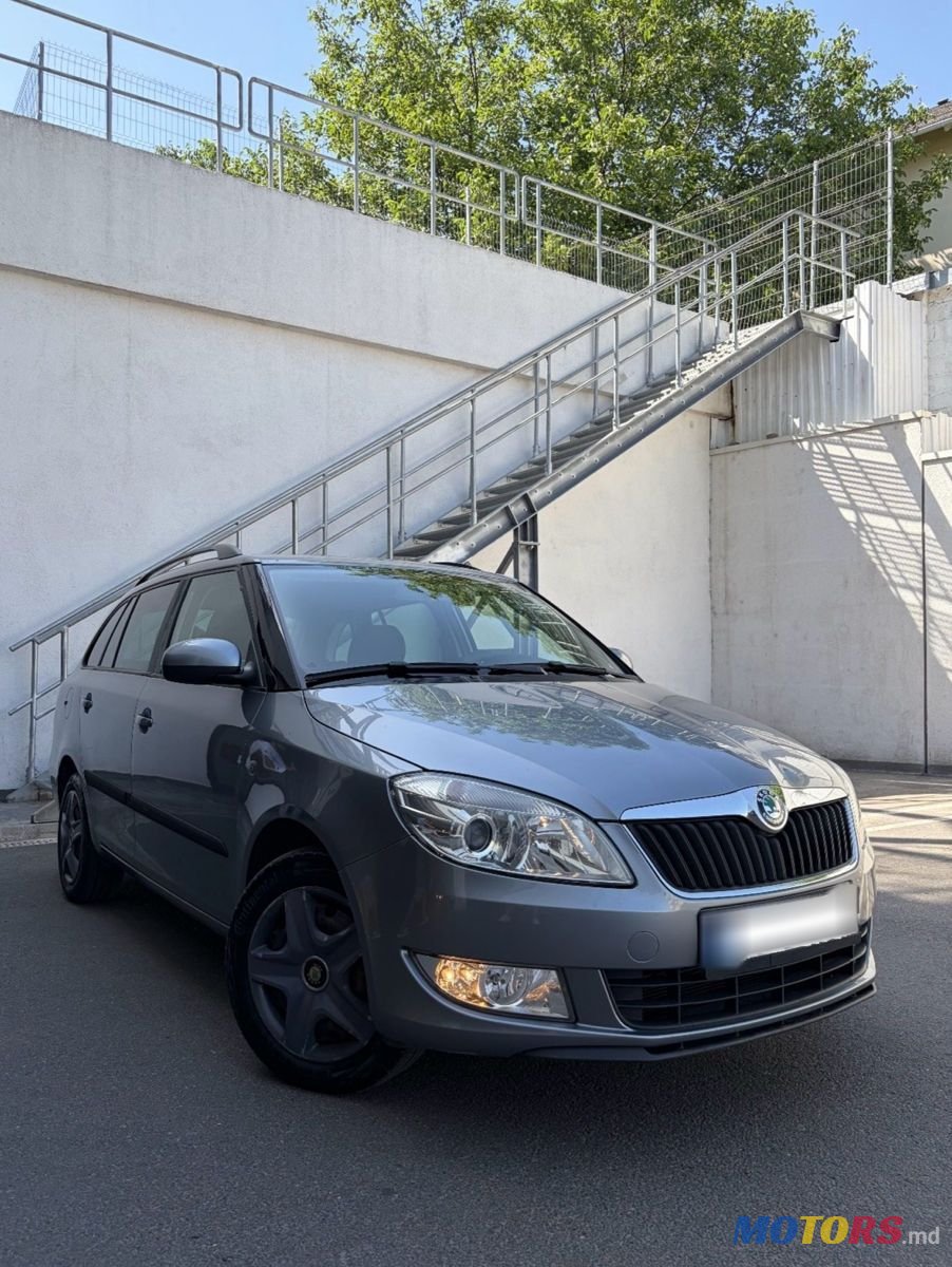 2012' Skoda Fabia photo #3