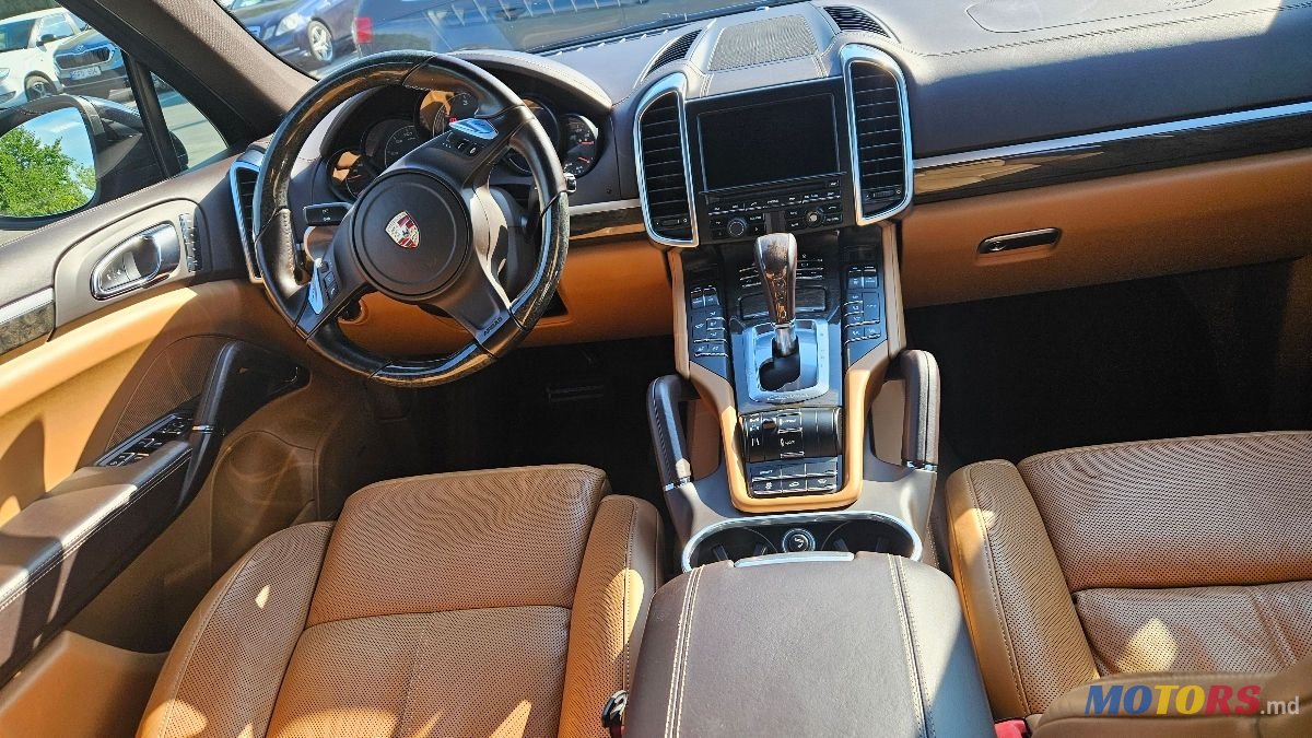 2013' Porsche Cayenne photo #5