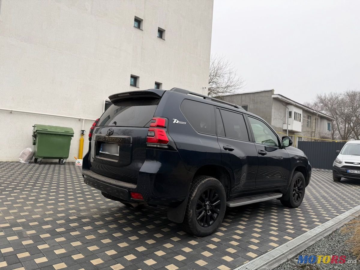 2018' Toyota Land Cruiser Prado photo #4