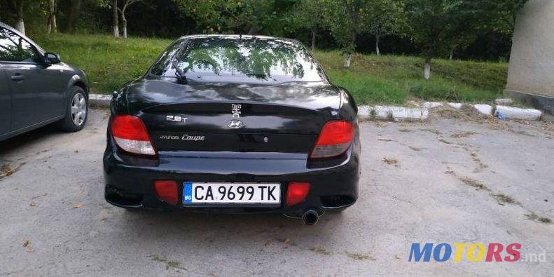 2002' Hyundai Coupe photo #3