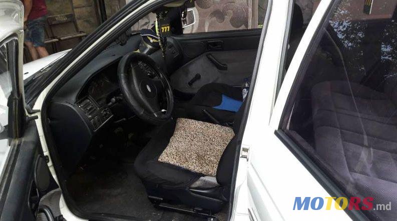 1992' Ford Escort photo #1