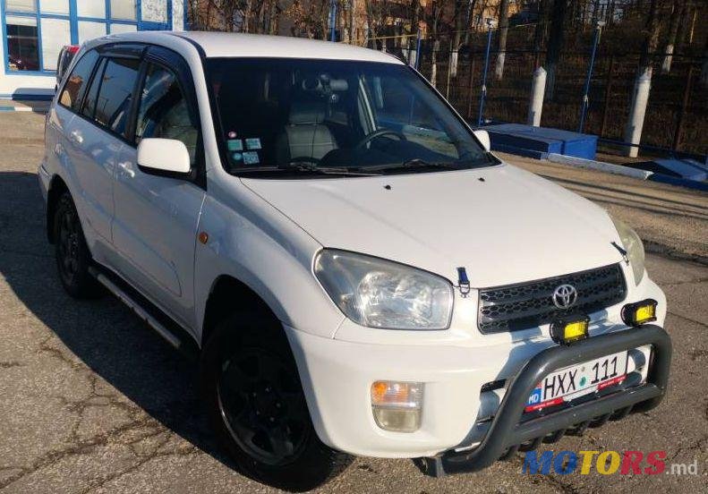 2002' Toyota RAV4 photo #1