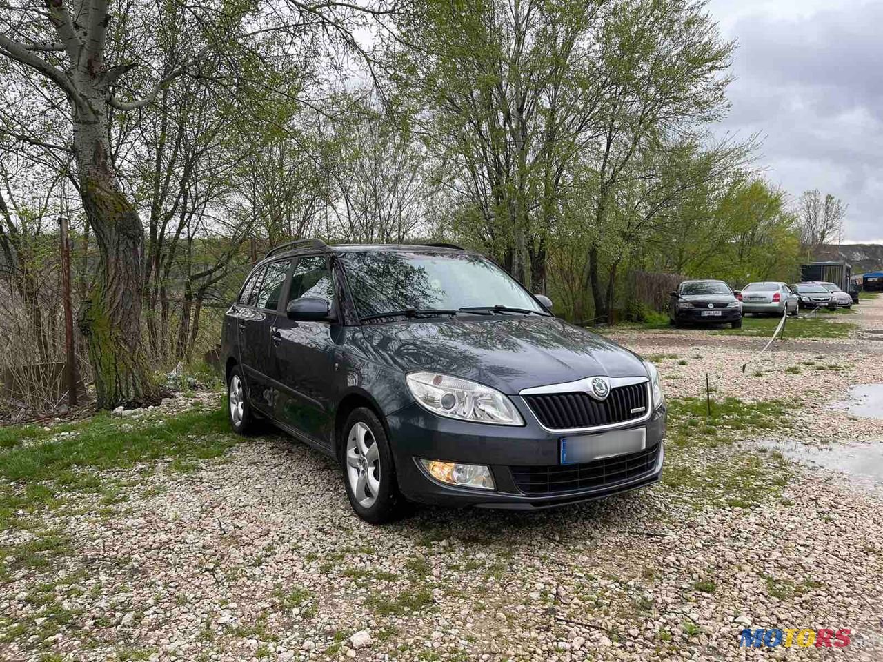 2011' Skoda Fabia photo #2