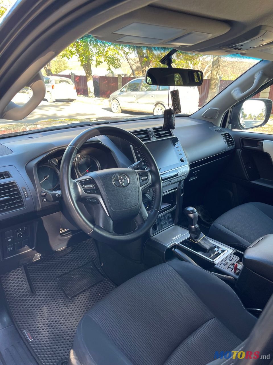 2021' Toyota Land Cruiser Prado photo #5