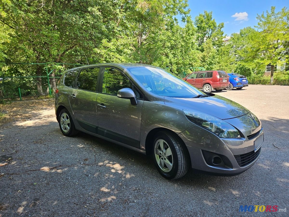 2009' Renault Grand Scenic photo #3