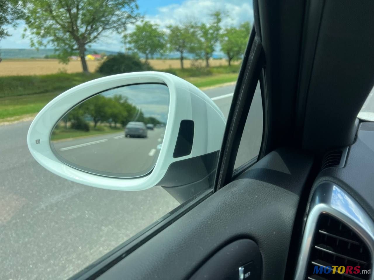 2015' Porsche Cayenne photo #5