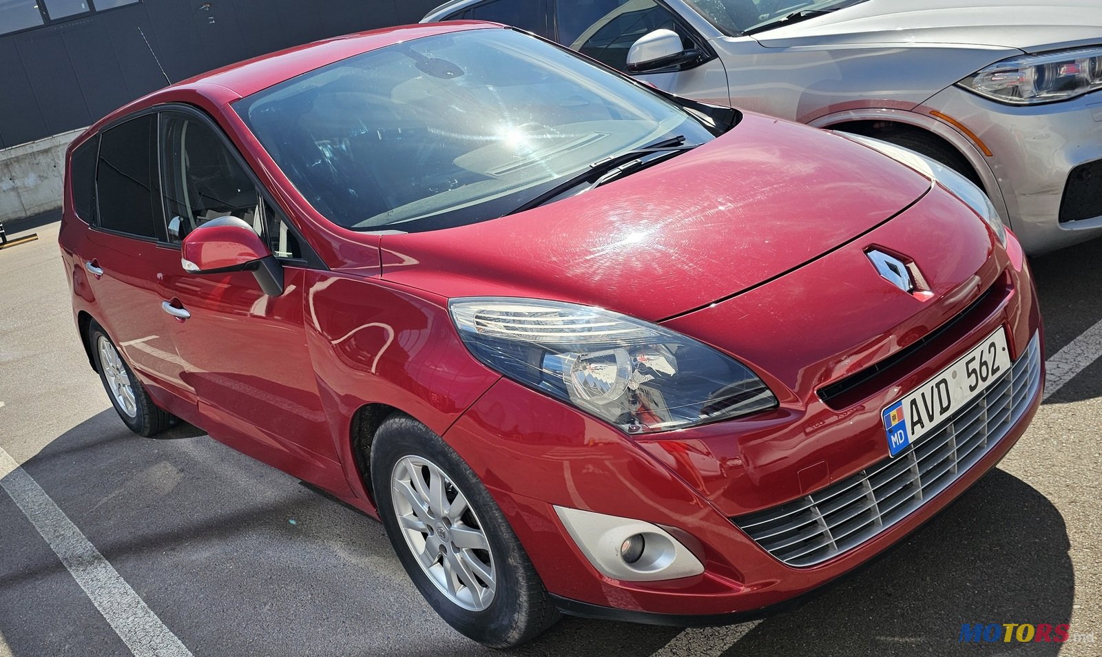 2009' Renault Grand Scenic photo #1