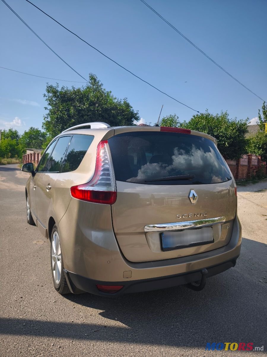 2014' Renault Grand Scenic photo #2
