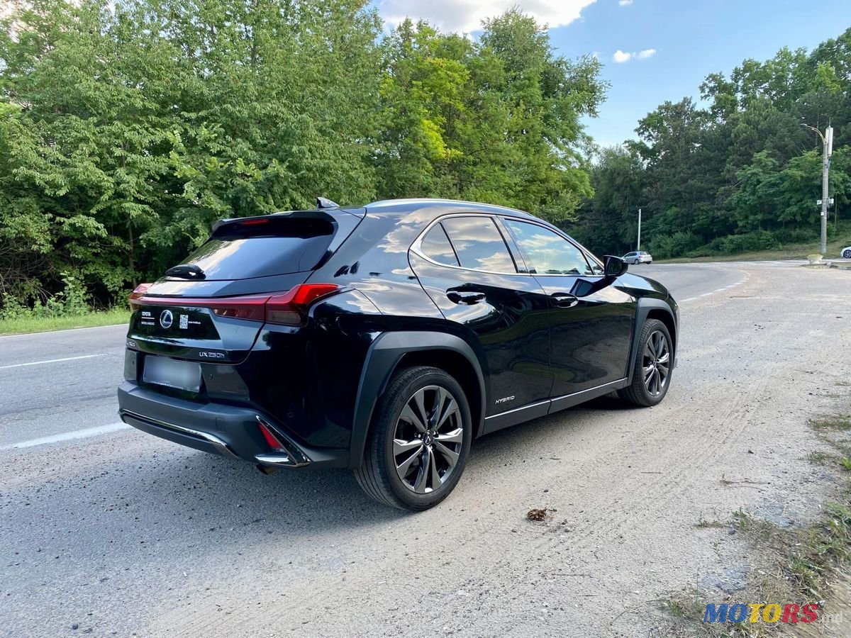 2019' Lexus UX photo #4