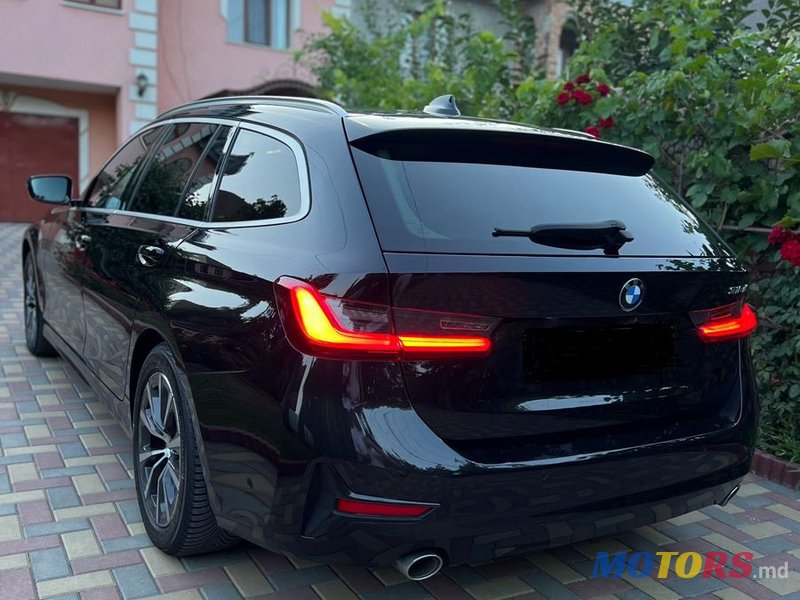 2021' BMW 3 Series photo #2