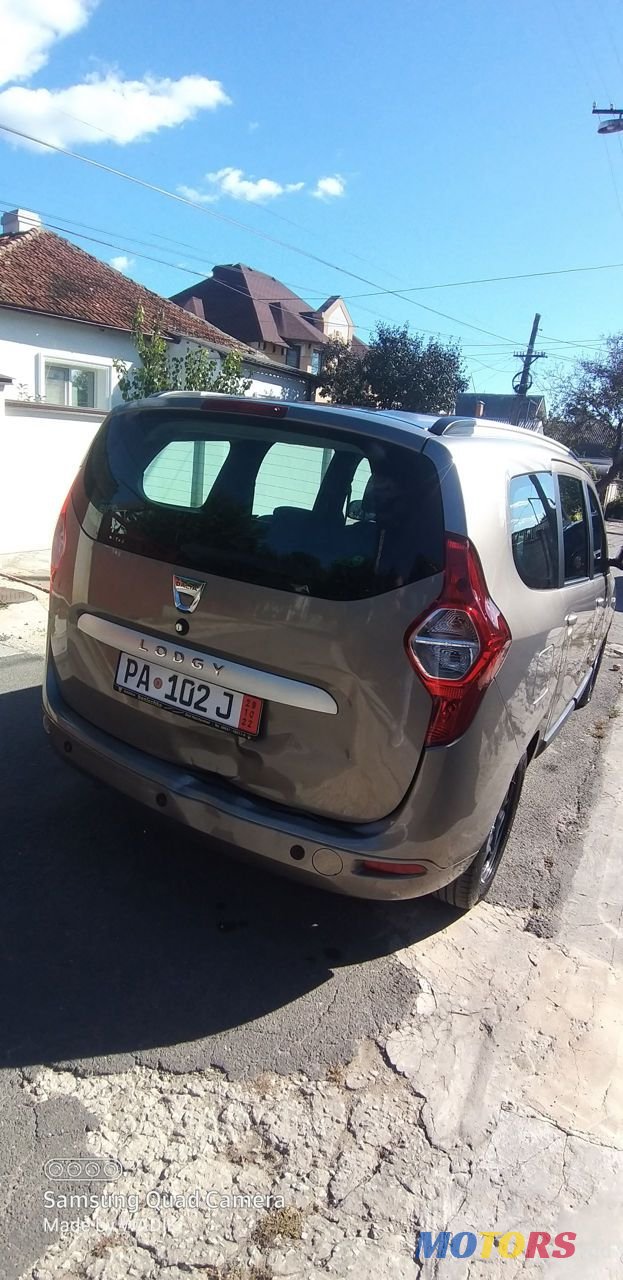 2014' Dacia Lodgy photo #3