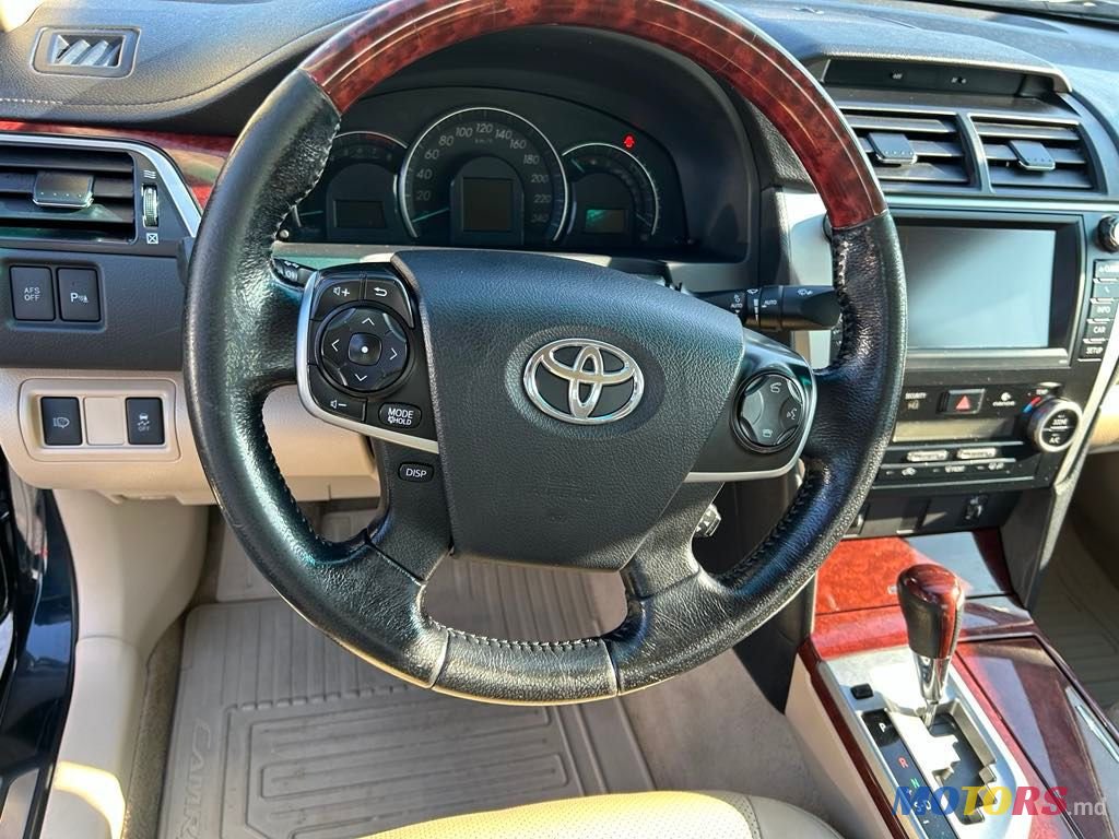 2013' Toyota Camry photo #4