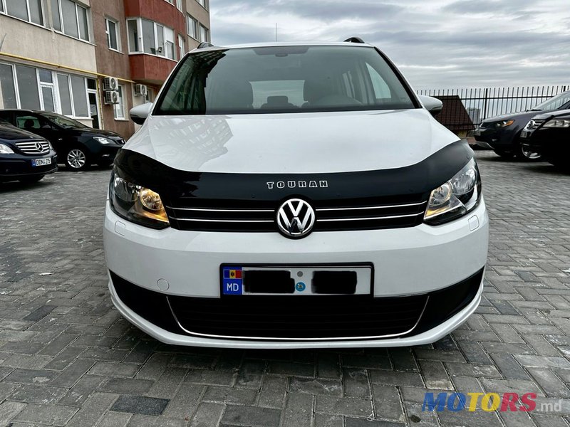 2014' Volkswagen Touran photo #5