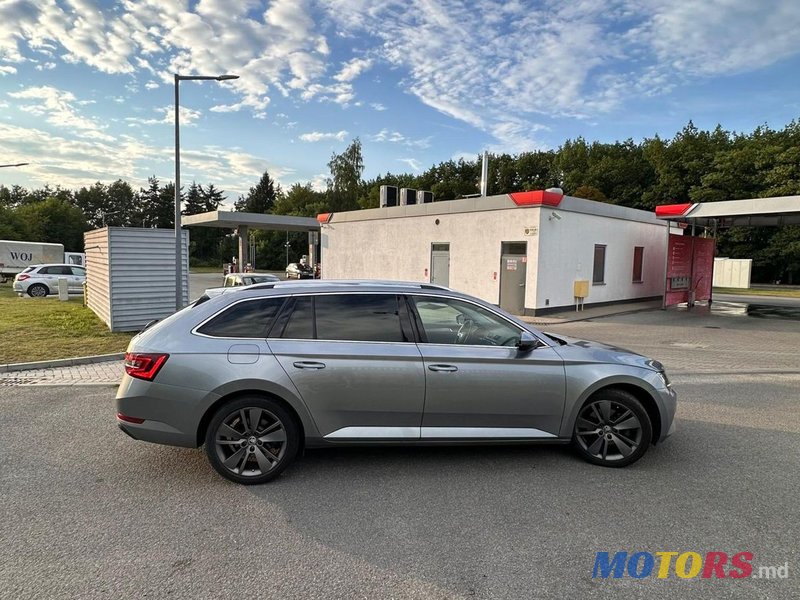 2019' Skoda Superb photo #2