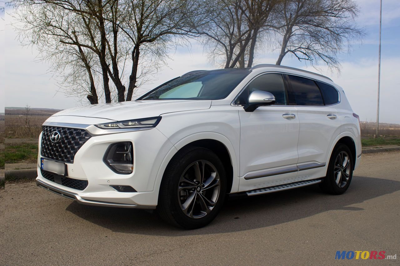 2018' Hyundai Santa Fe photo #2