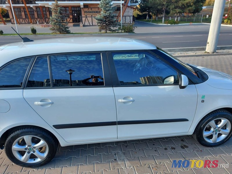 2012' Skoda Fabia photo #1