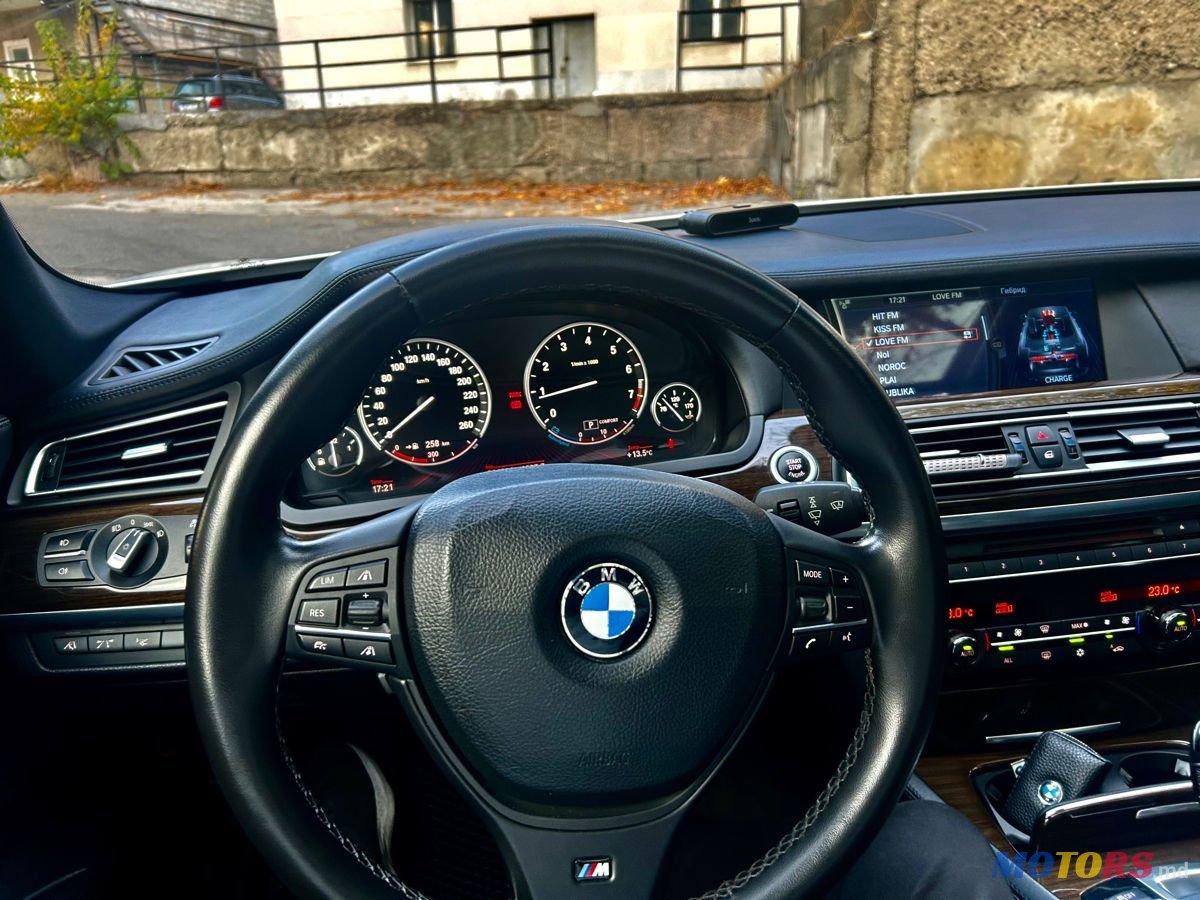 2010' BMW 7 Series photo #4