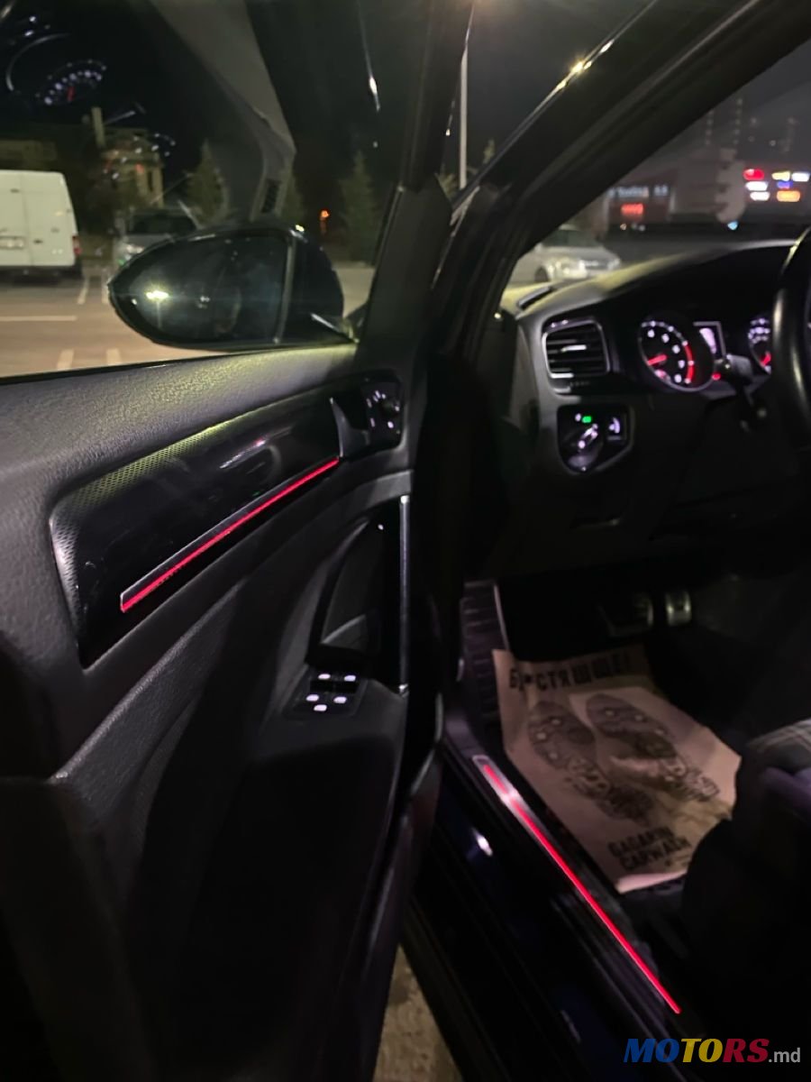 2017' Volkswagen Golf photo #4