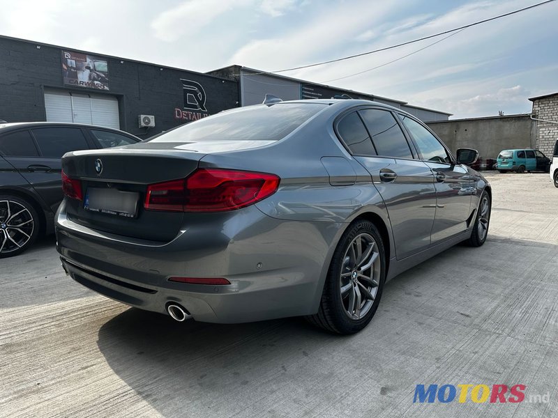 2017' BMW 5 Series photo #4