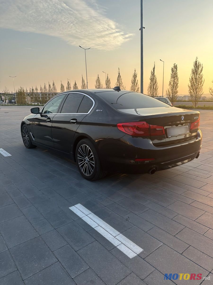 2017' BMW 5 Series photo #4