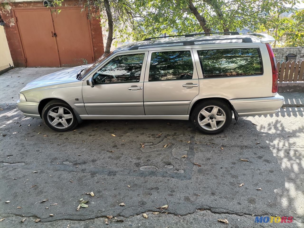 1999' Volvo V70 photo #2