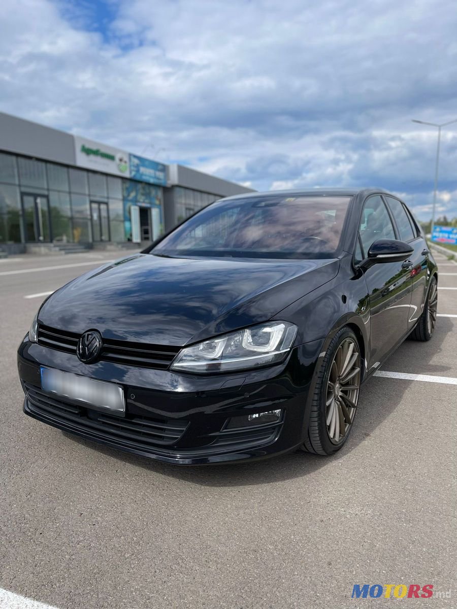 2016' Volkswagen Golf photo #2