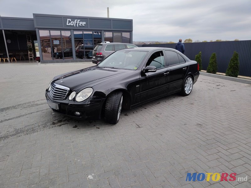 2008' Mercedes-Benz E Класс photo #1