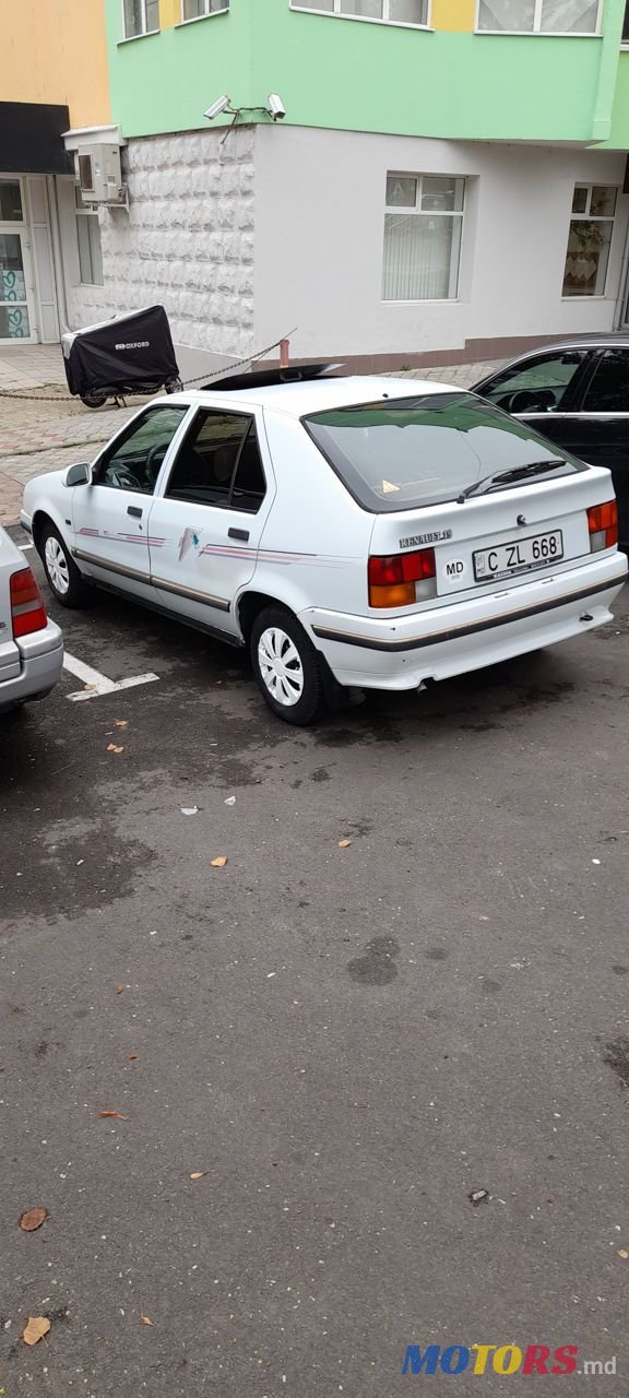 1991' Renault 19 photo #2