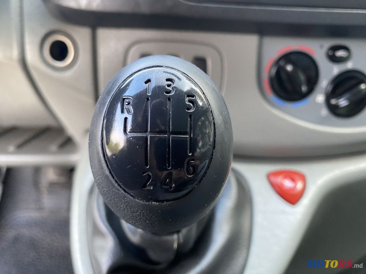 2012' Renault Trafic photo #5