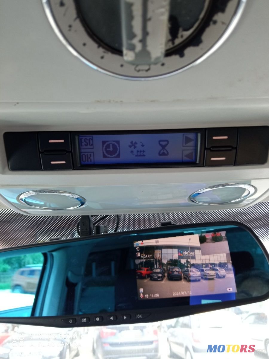 2006' Volkswagen Multivan photo #4