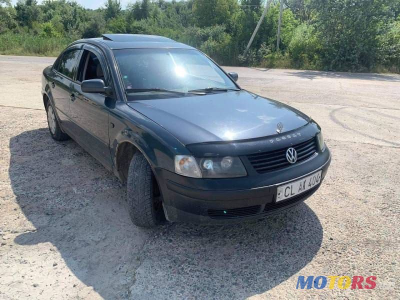 2001' Volkswagen Passat photo #4