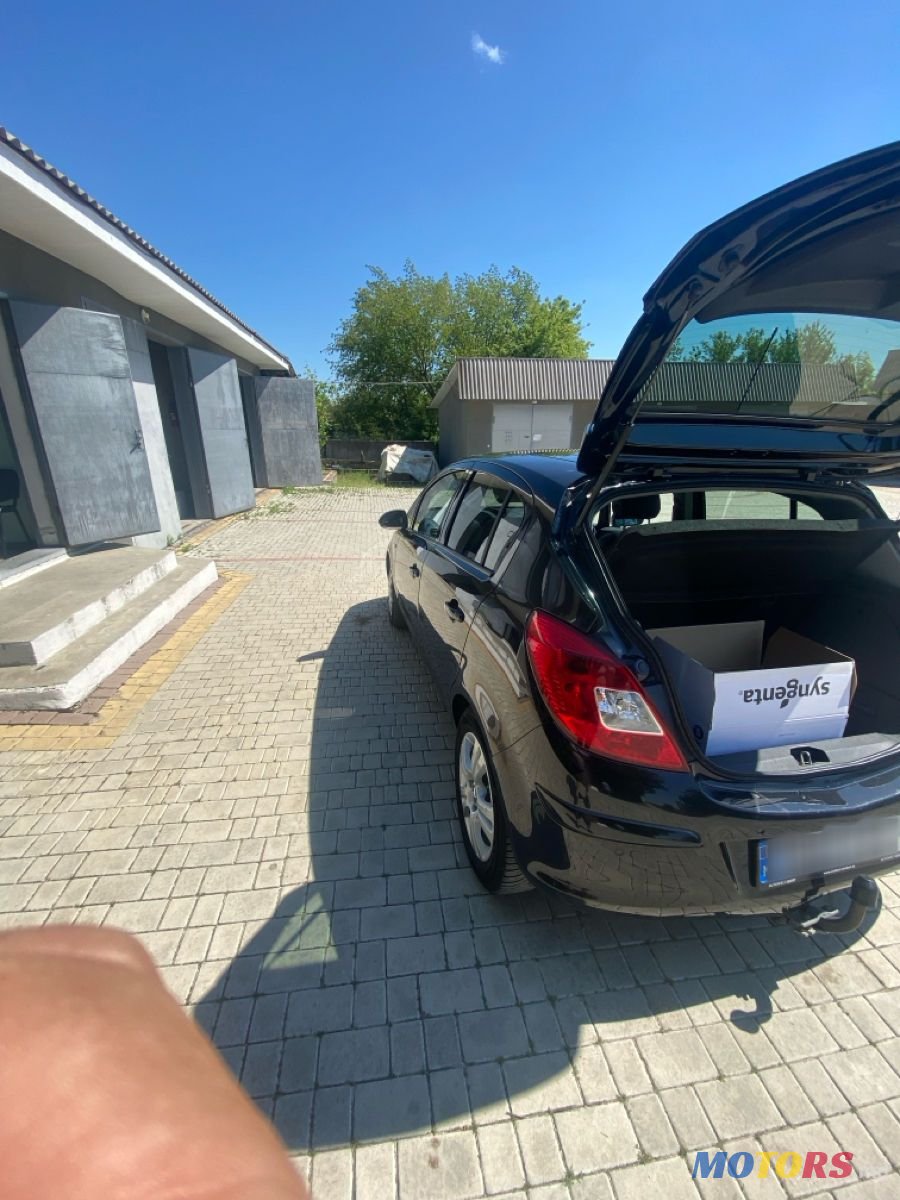 2012' Opel Corsa photo #2