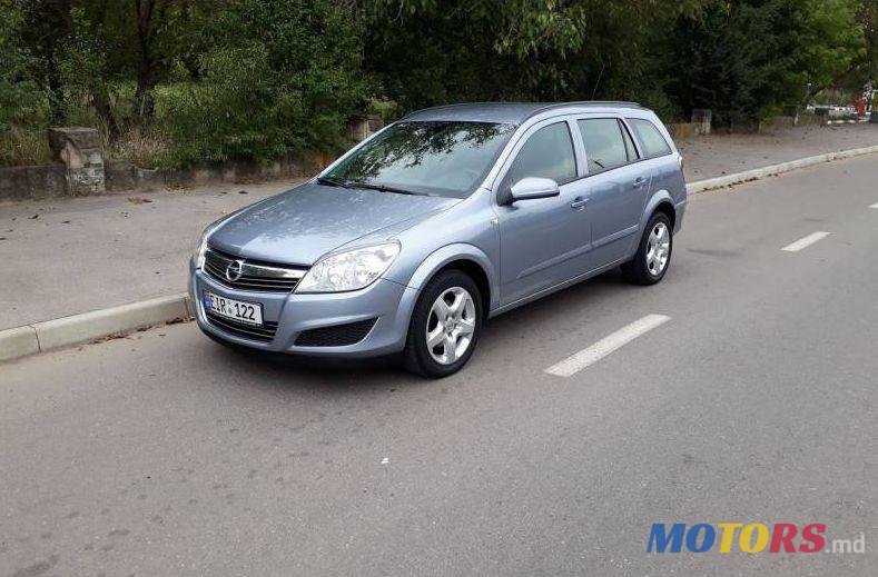 2008' Opel Astra photo #1